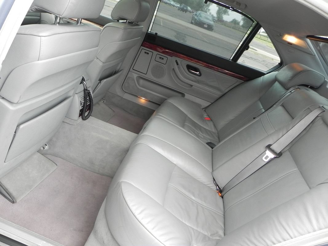 Used 2001 BMW 740iL RWD image 18