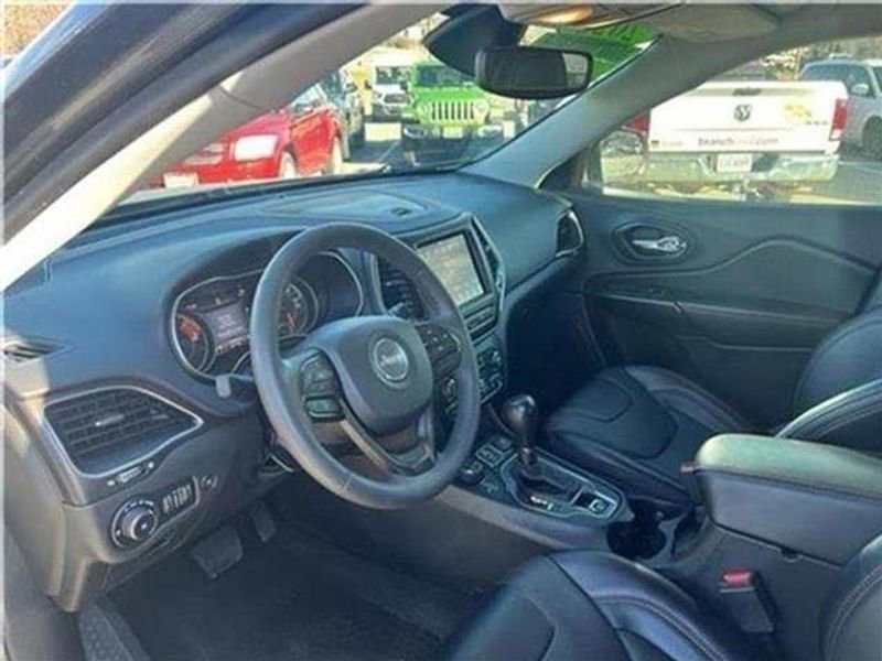 Used 2022 Jeep Cherokee Trailhawk w/ Premium Leather Package image 42