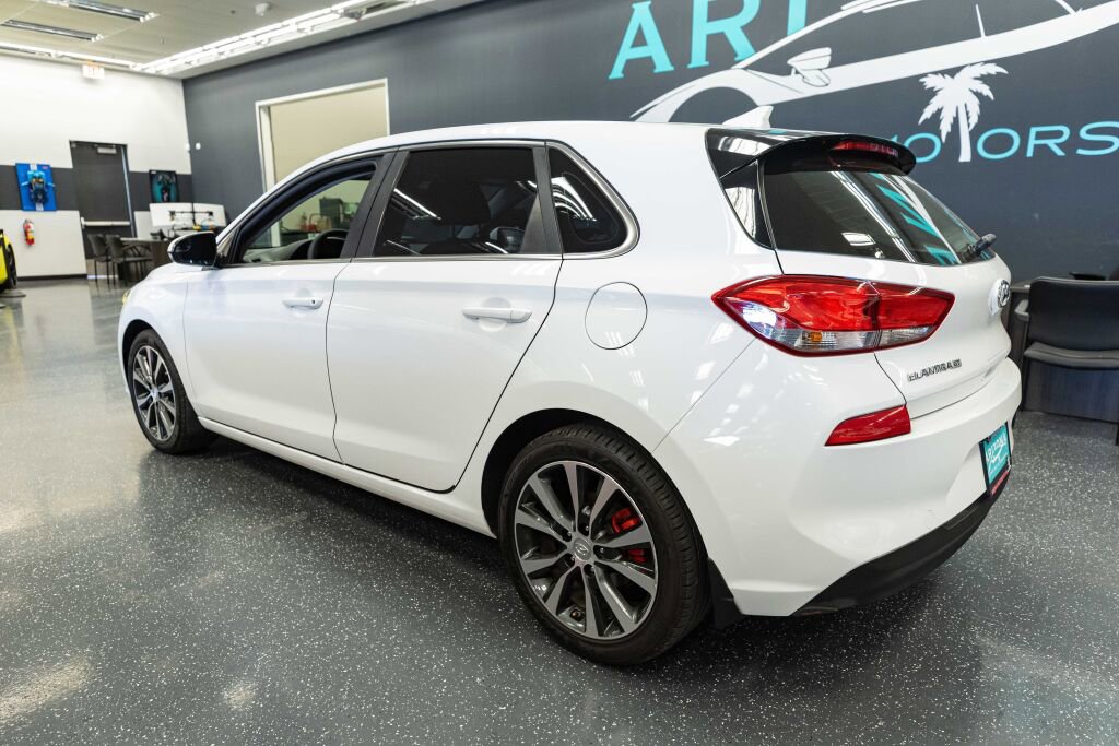 Used 2018 Hyundai Elantra GT FWD image 9