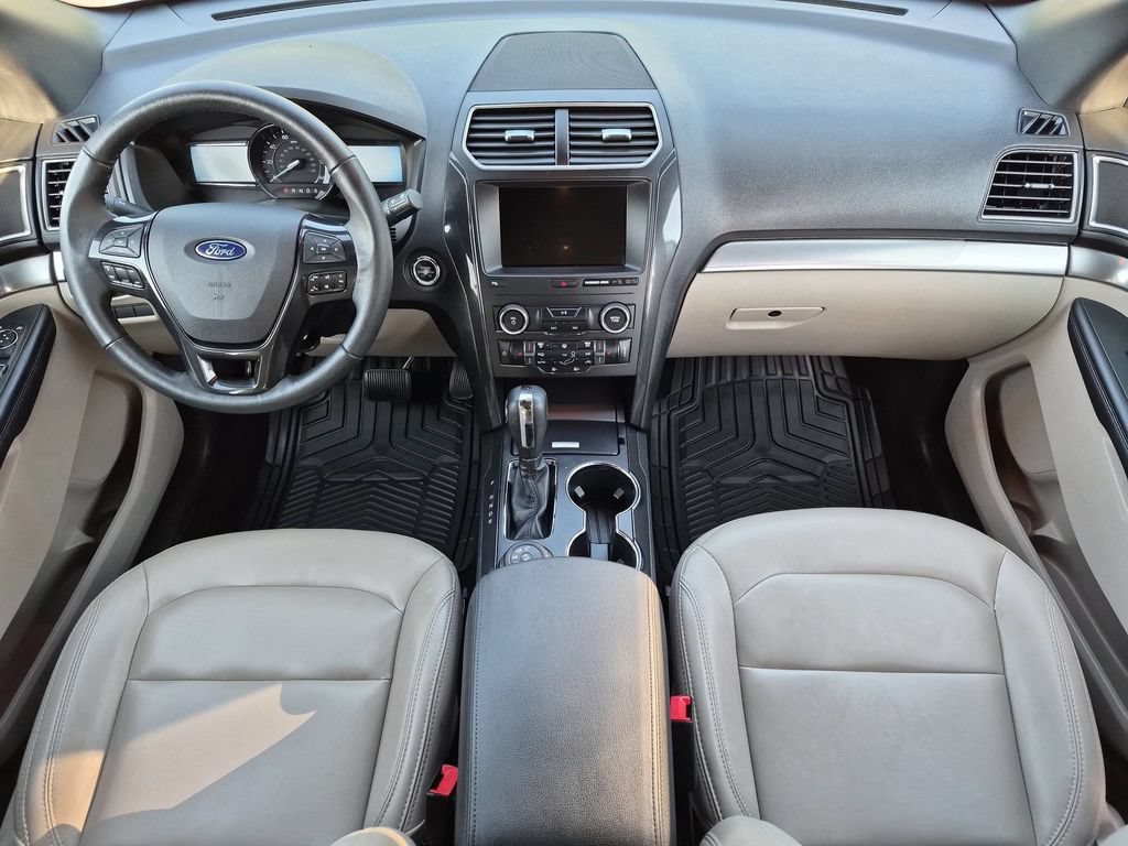 Used 2019 Ford Explorer XLT w/ Equipment Group 202A AWD/4WD image 14