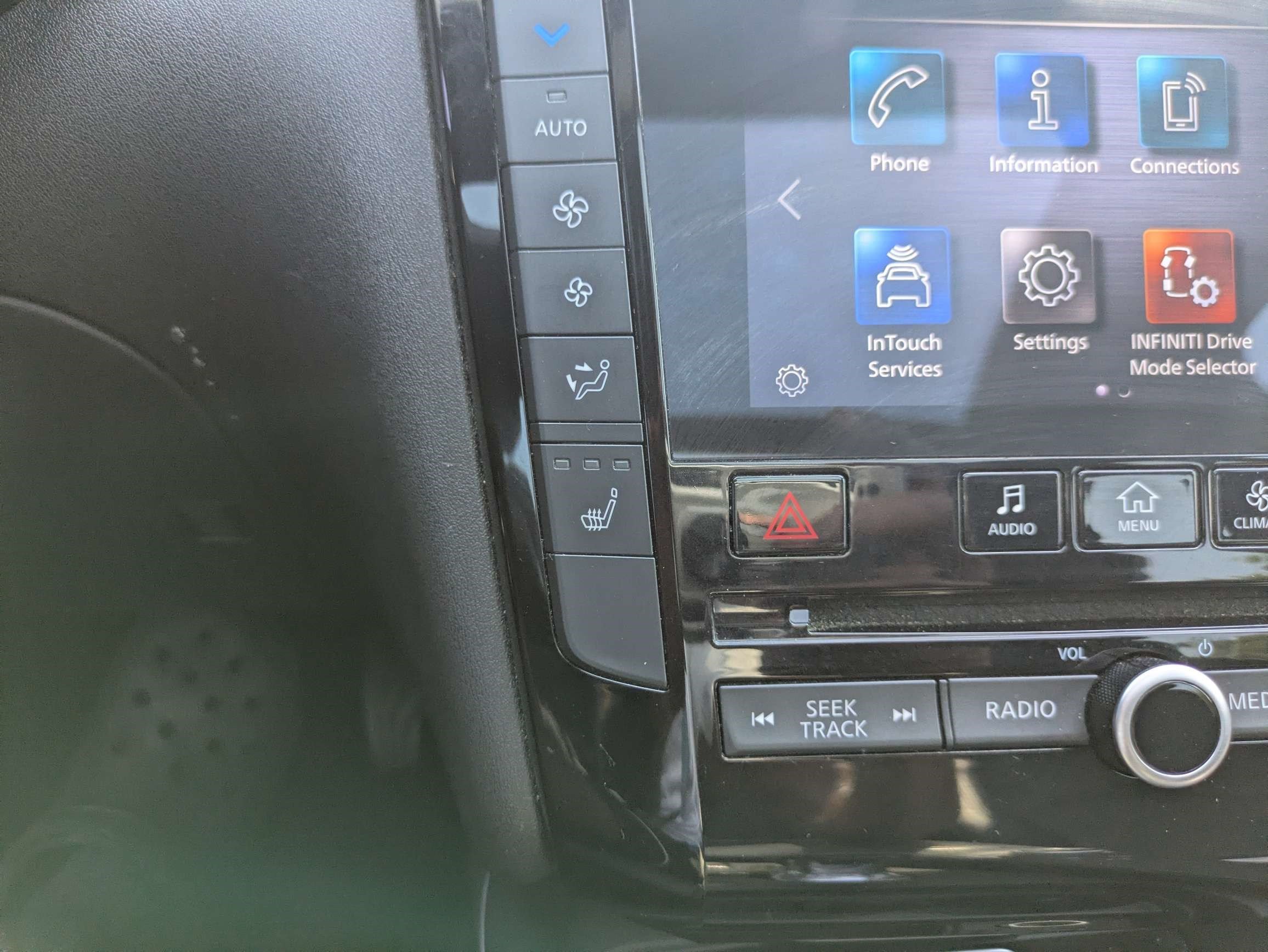 Used 2021 INFINITI QX50 Luxe w/ Appearance Package FWD image 29