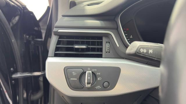 Used 2018 Audi A4 2.0T Ultra Premium Plus w/ Premium Plus Package FWD image 24