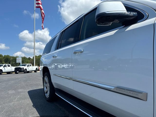 Used 2020 Cadillac Escalade ESV Luxury AWD/4WD image 6
