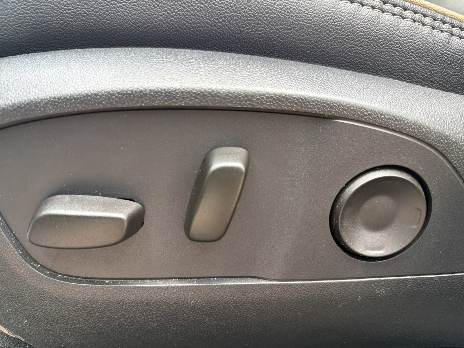 Used 2025 Chevrolet Traverse High Country image 15