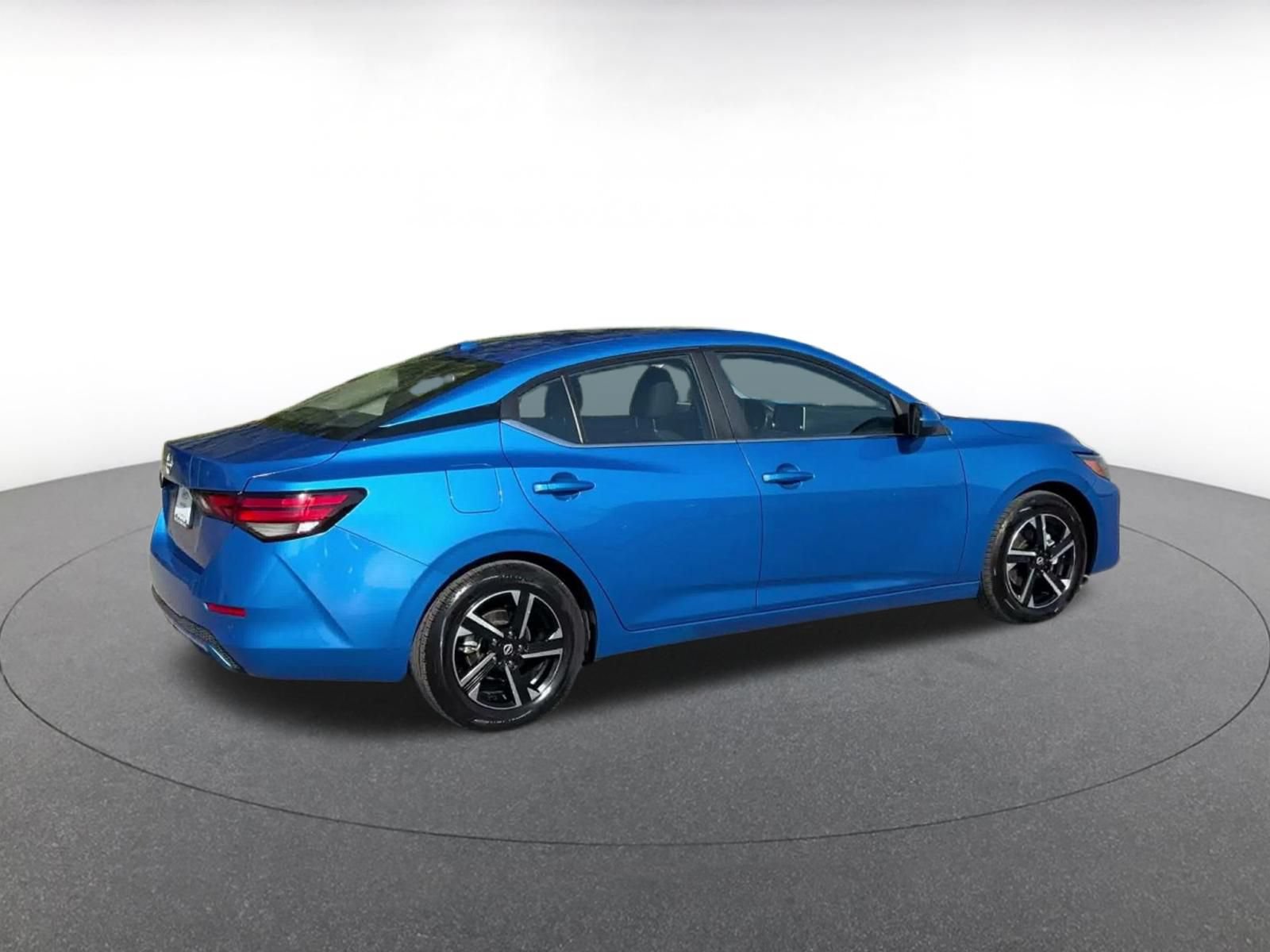 Used 2025 Nissan Sentra SV FWD image 12