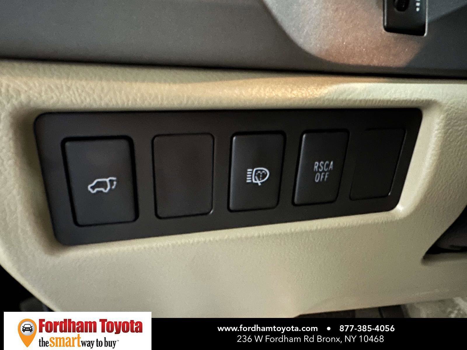 Used 2011 Toyota Sequoia Limited AWD/4WD image 25