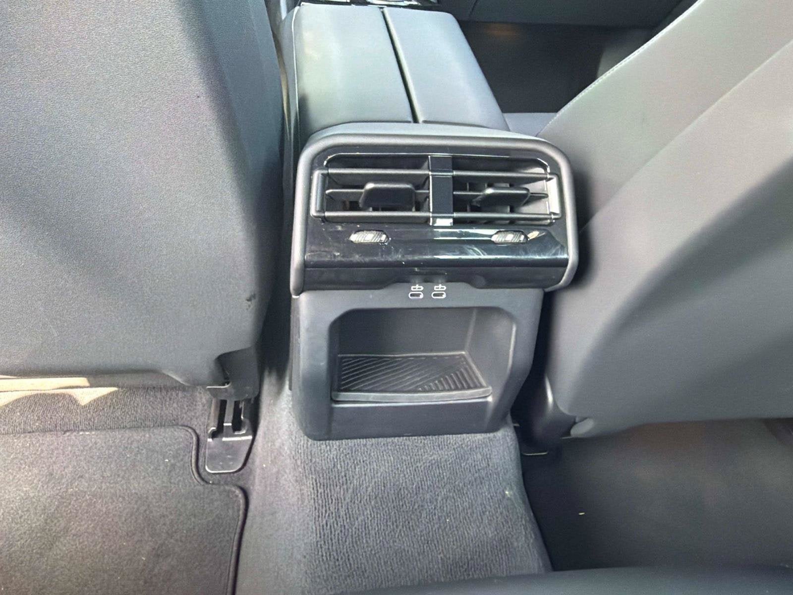 Used 2025 BMW 530i w/ Premium Package RWD image 14