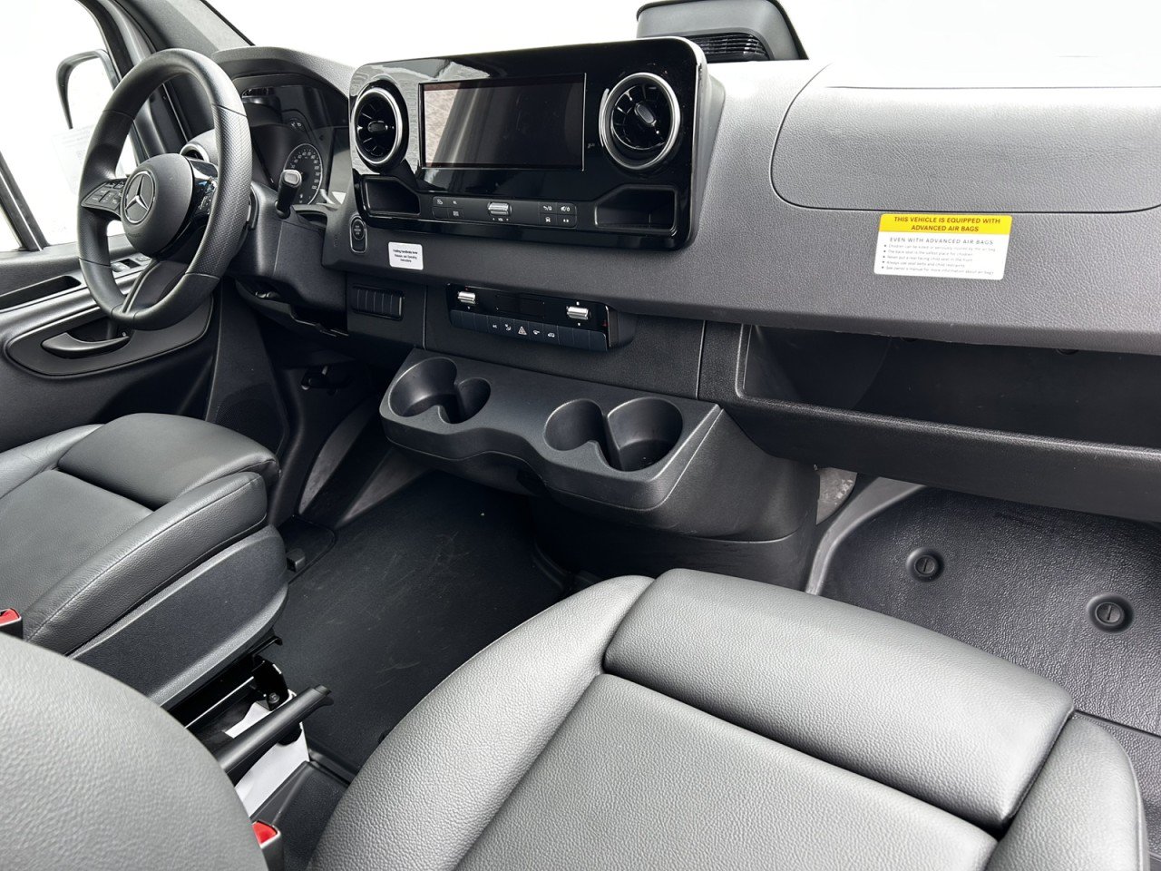 Used 2025 Mercedes-Benz Sprinter 2500 image 11
