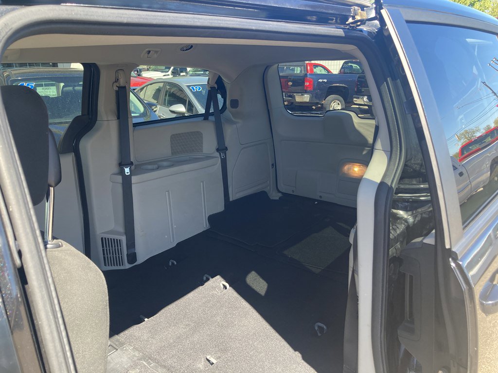 Used 2015 Dodge Grand Caravan SE w/ Quick Order Package 29E SE FWD image 8