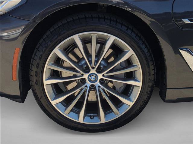 Used 2022 BMW 530e w/ Convenience Package RWD image 25