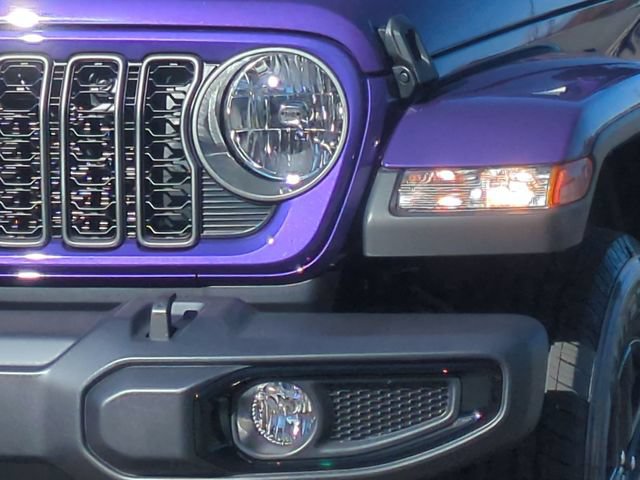 New 2026 Jeep Gladiator Sport AWD/4WD image 17