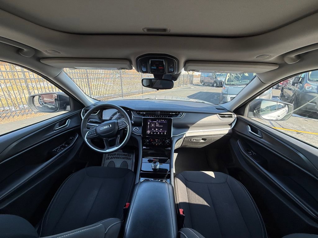 Used 2023 Jeep Grand Cherokee L Laredo w/ Luxury Tech Group I image 11