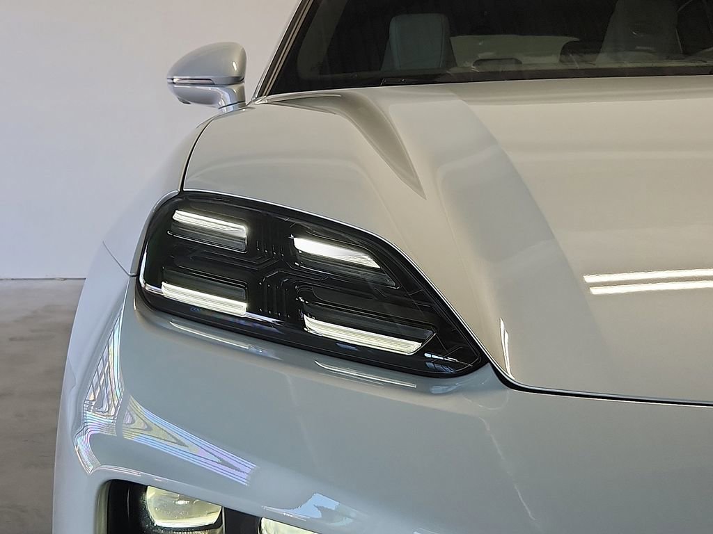New 2026 Porsche Macan 4 Electric AWD/4WD image 9
