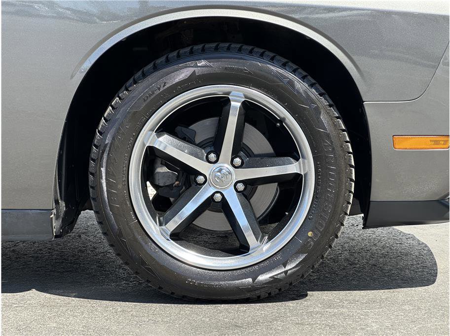 Used 2010 Dodge Challenger SE RWD image 24