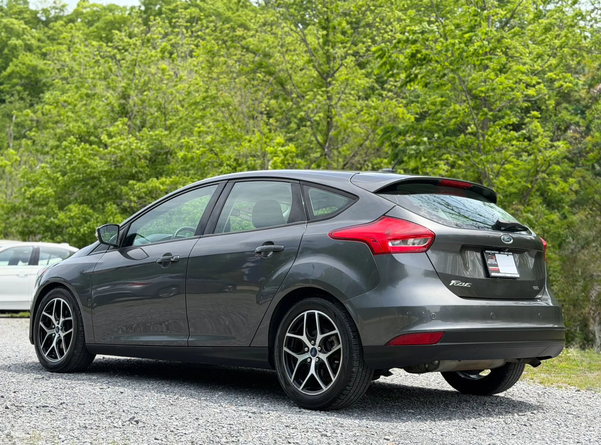 Used 2017 Ford Focus SEL w/ Cold Weather Package FWD image 4