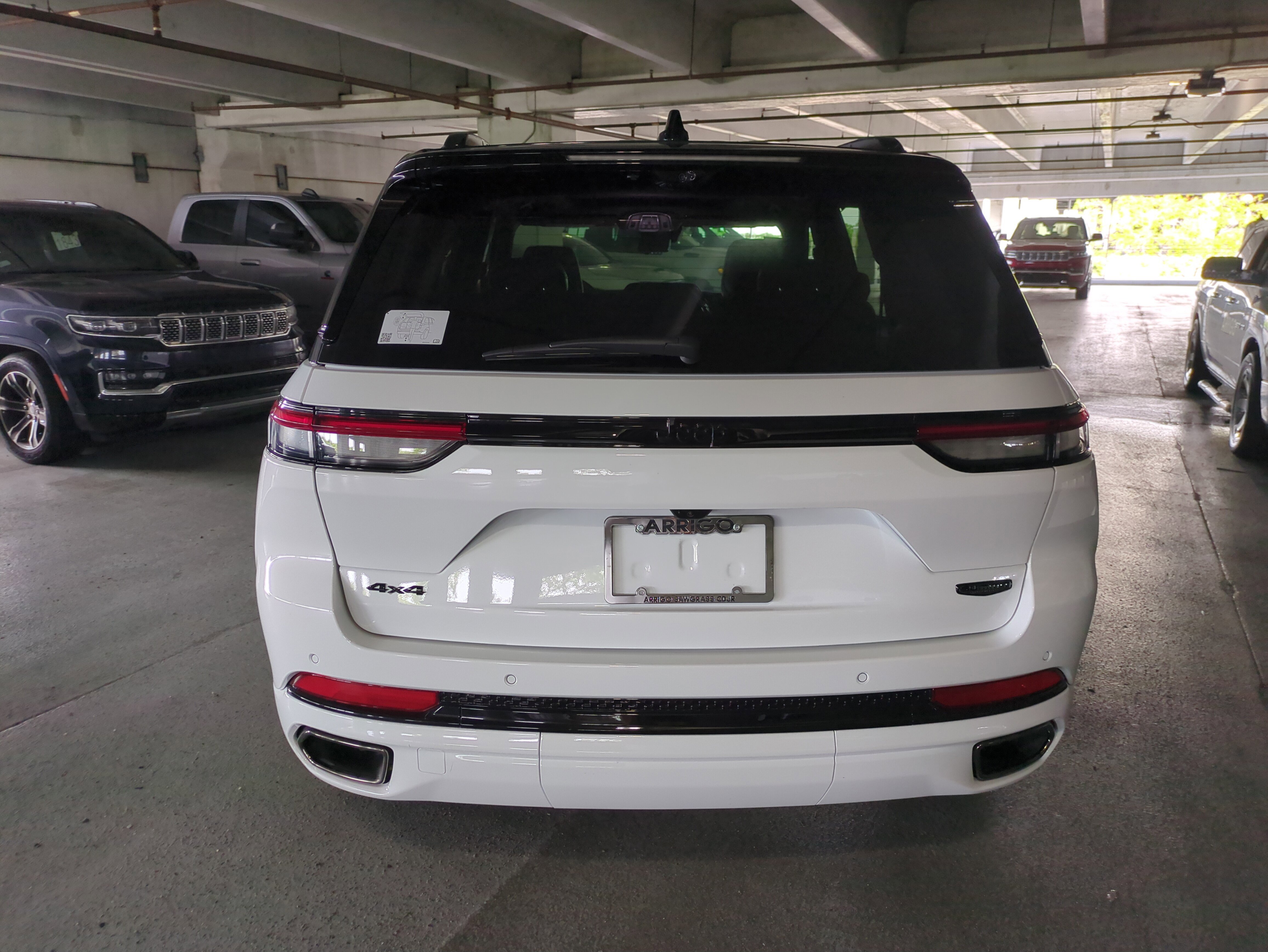 New 2025 Jeep Grand Cherokee Summit image 6