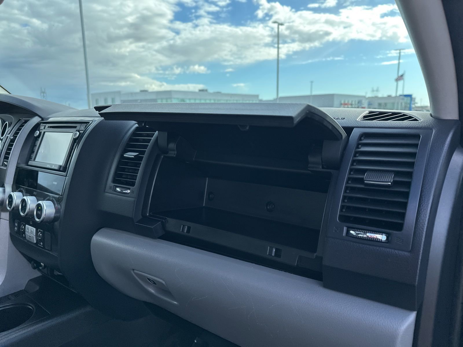 Used 2014 Toyota Sequoia Platinum AWD/4WD image 58