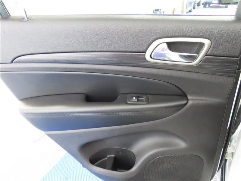 Used 2021 Jeep Grand Cherokee Laredo image 29