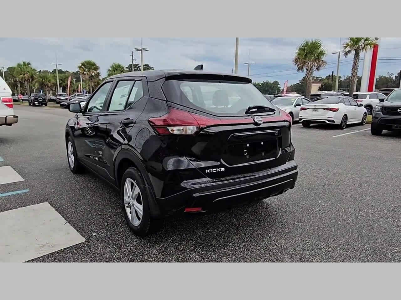 New 2025 Nissan Kicks Play S image 28
