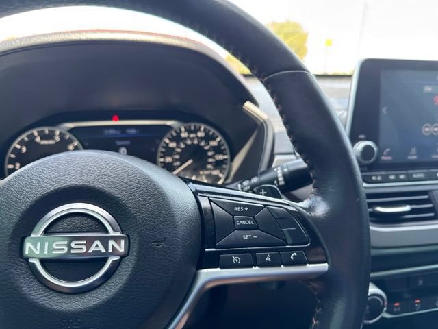 Used 2024 Nissan Altima 2.5 SR FWD image 9