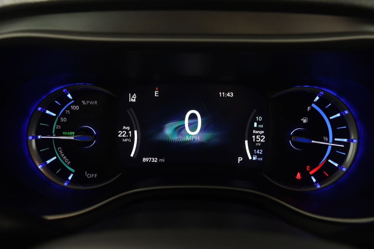 Used 2021 Chrysler Pacifica Touring-L w/ S Appearance Package FWD image 21