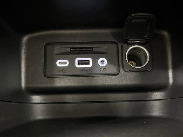 Used 2023 Chevrolet Equinox RS w/ RS Leather Package image 26