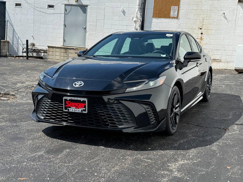 Certified 2025 Toyota Camry Hybrid image 6