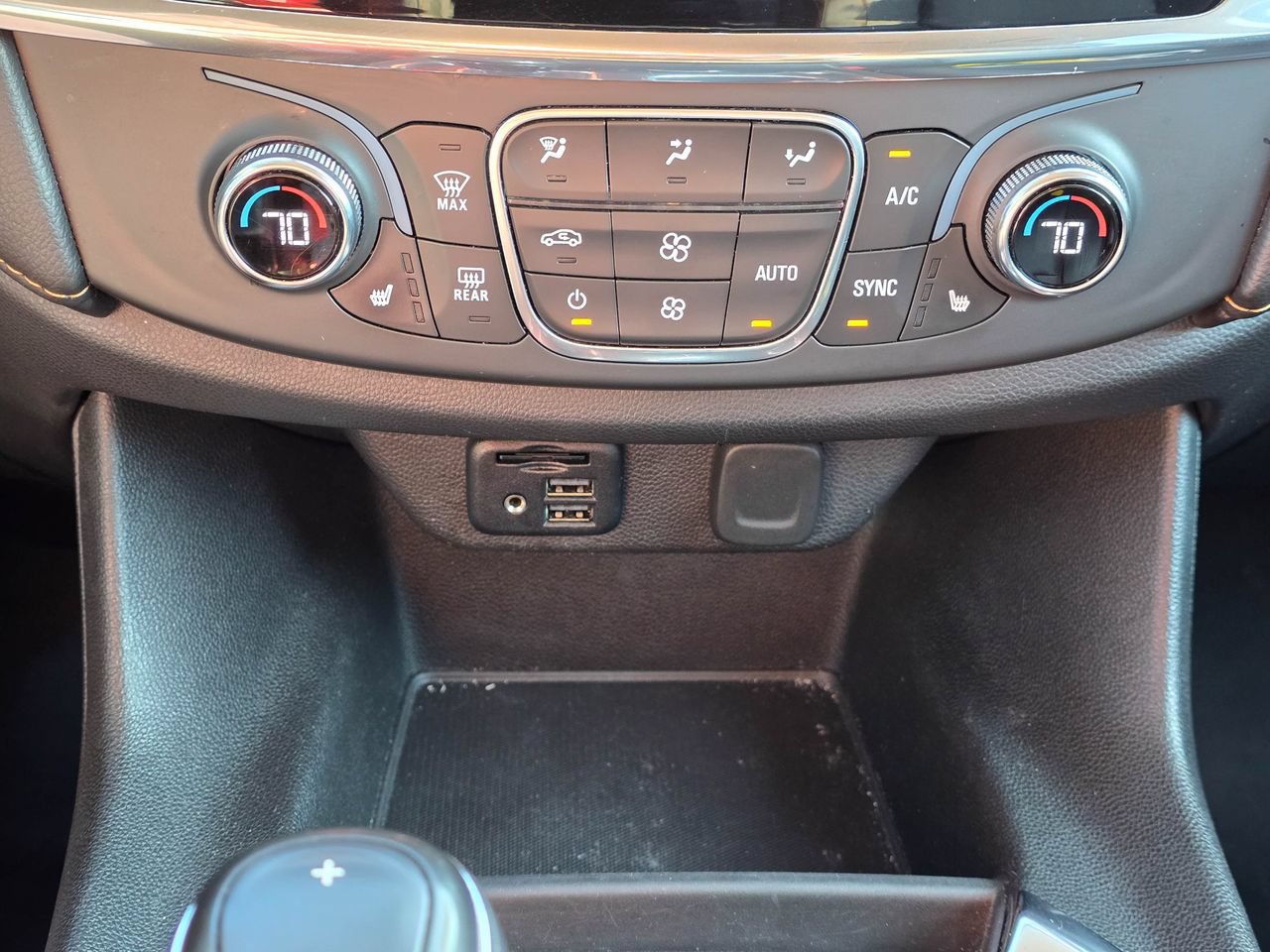 Used 2020 Chevrolet Traverse RS FWD image 18