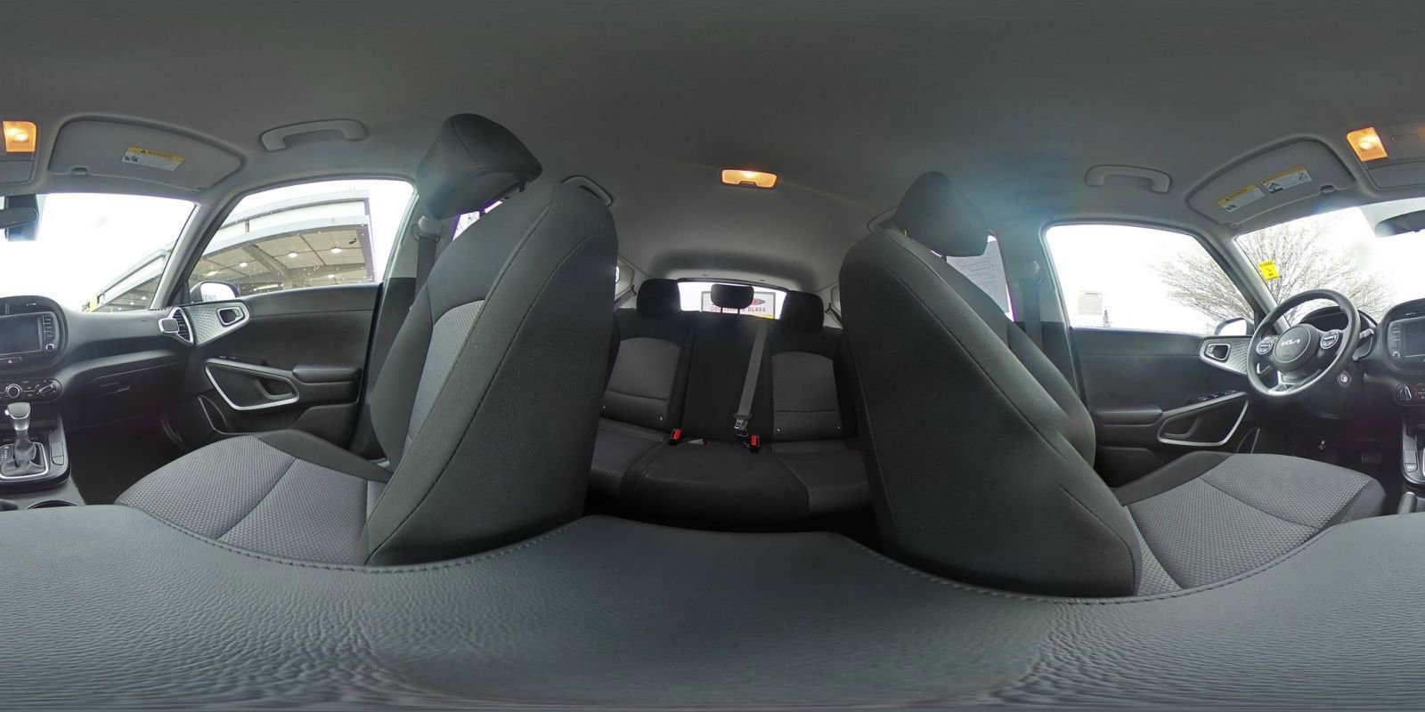 Used 2025 Kia Soul LX w/ LX Technology Package FWD image 37