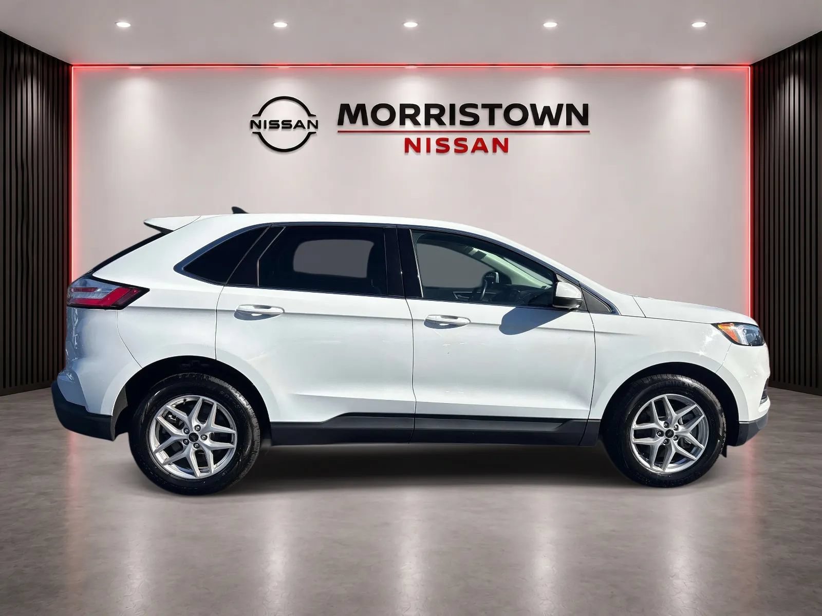 Used 2024 Ford Edge SEL AWD/4WD image 2