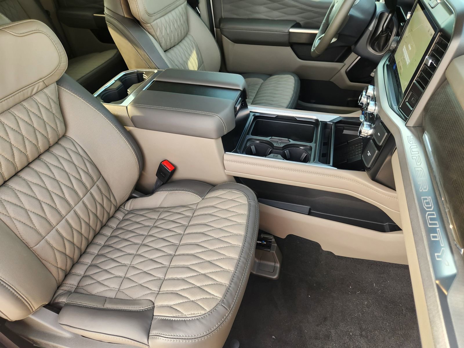 New 2026 Ford F350 Platinum w/ Platinum Plus Package image 15