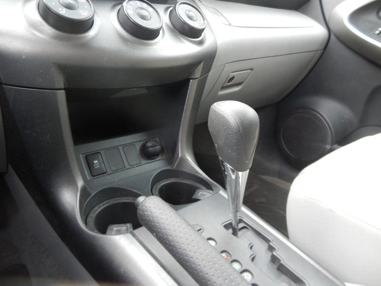 Used 2009 Toyota RAV4 2WD image 38