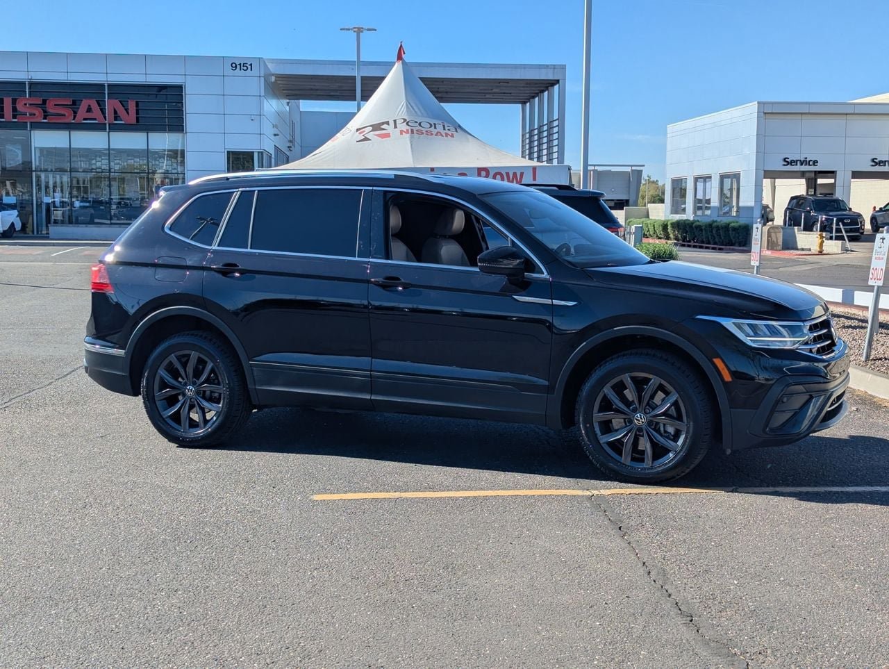 Used 2023 Volkswagen Tiguan SE FWD image 9