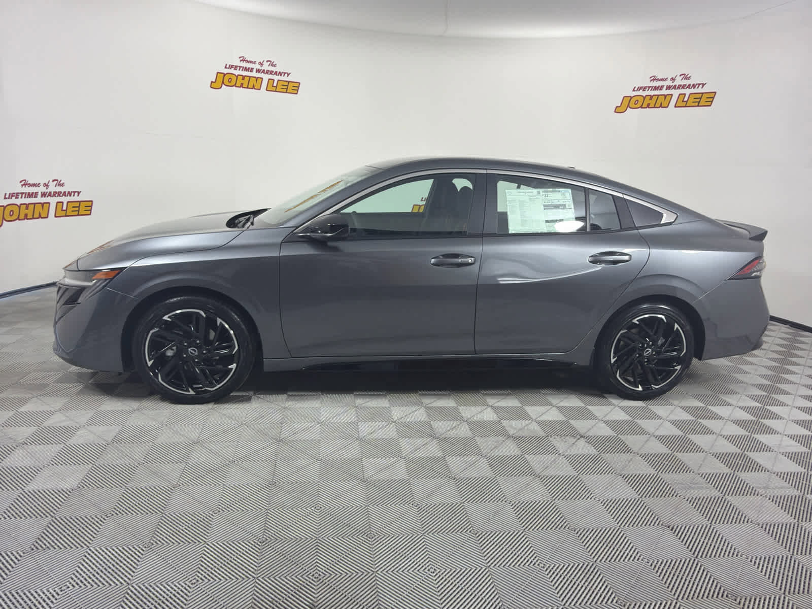 New 2026 Nissan Sentra SR w/ Floor Mat Package image 2