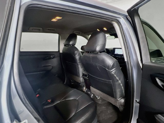 Used 2024 Toyota Highlander LE FWD image 23