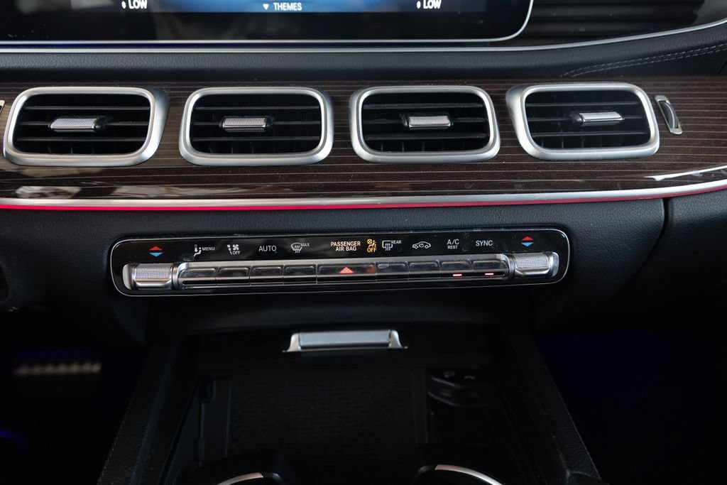 Used 2021 Mercedes-Benz GLS 580 4MATIC image 28