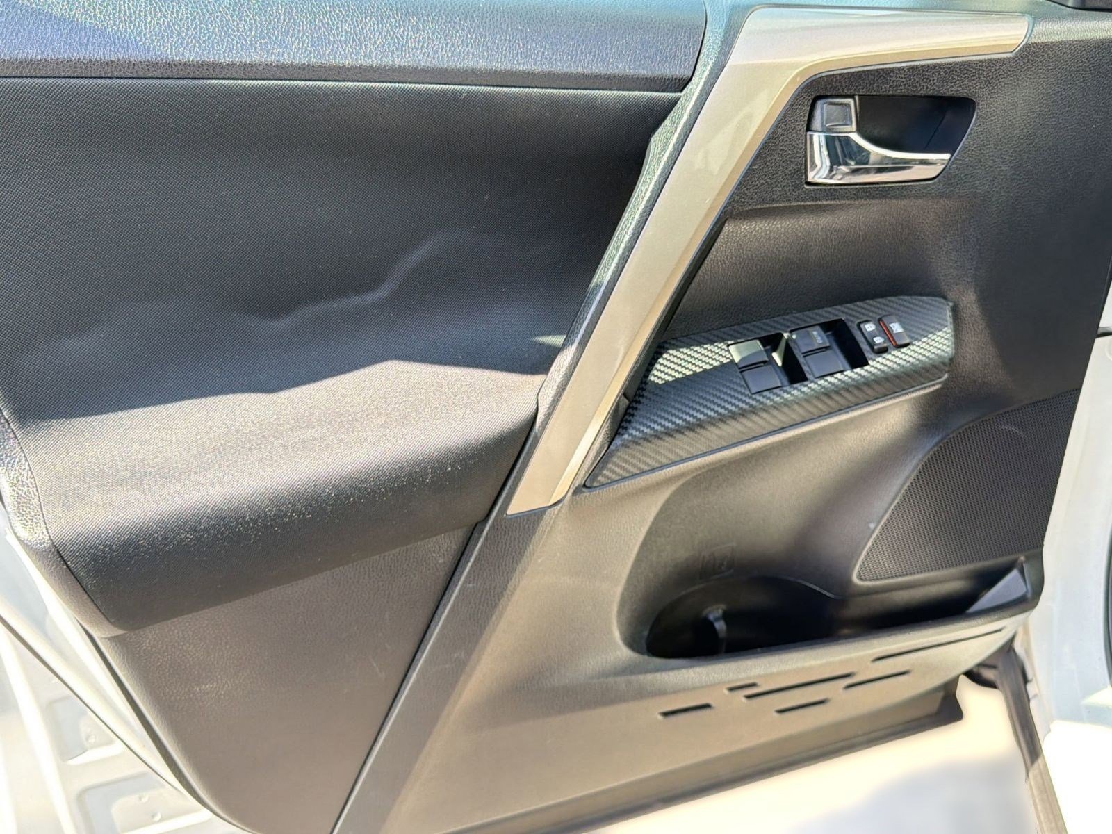 Used 2015 Toyota RAV4 XLE image 13