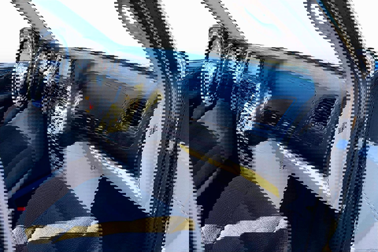 Used 2018 Dodge Grand Caravan SE w/ UConnect Hands-Free Group image 15