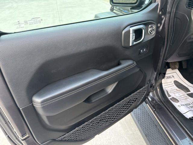 Used 2021 Jeep Wrangler Unlimited Sahara w/ Dual Top Group image 18