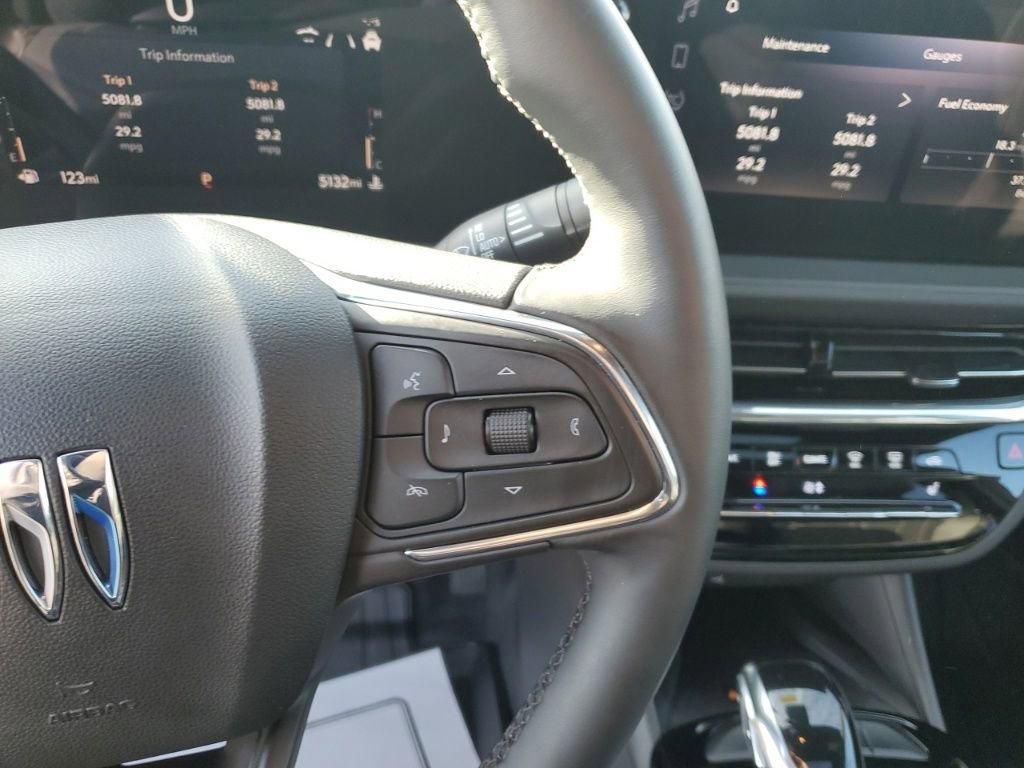 Used 2025 Buick Envista Avenir image 18