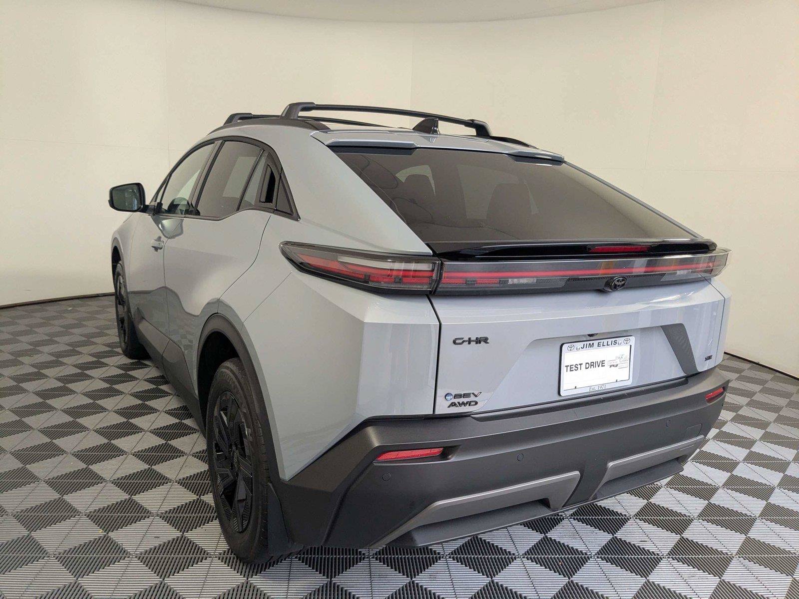 Used 2026 Toyota C-HR AWD/4WD image 7