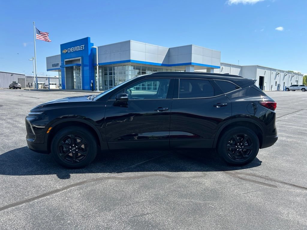 Used 2024 Chevrolet Blazer LT w/ Midnight/Sport Edition FWD image 8