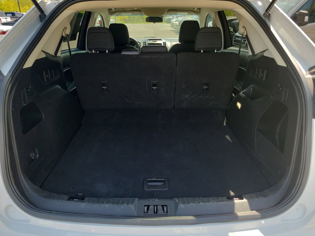 Used 2020 Ford Edge SE image 36
