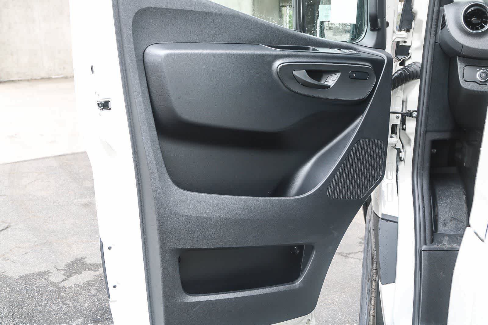 Used 2025 Mercedes-Benz Sprinter 2500 image 19