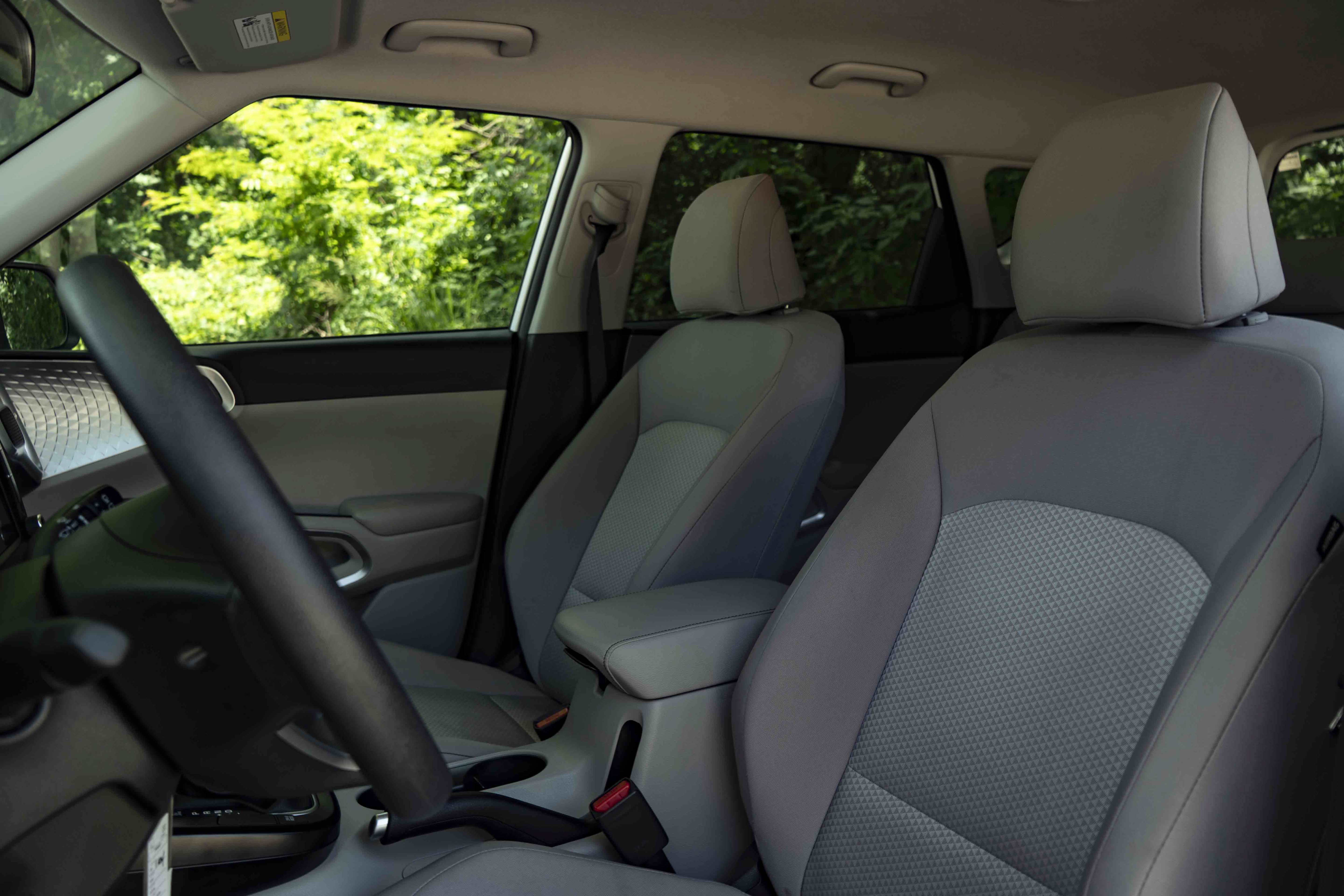 Used 2025 Kia Soul LX FWD image 16