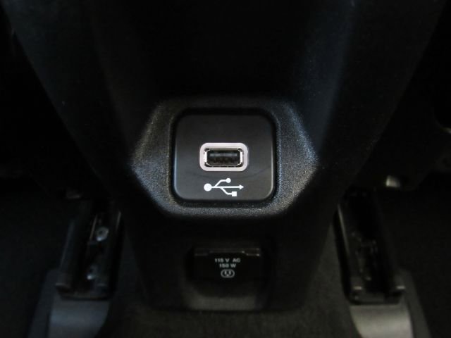 Used 2019 Jeep Renegade Limited image 29