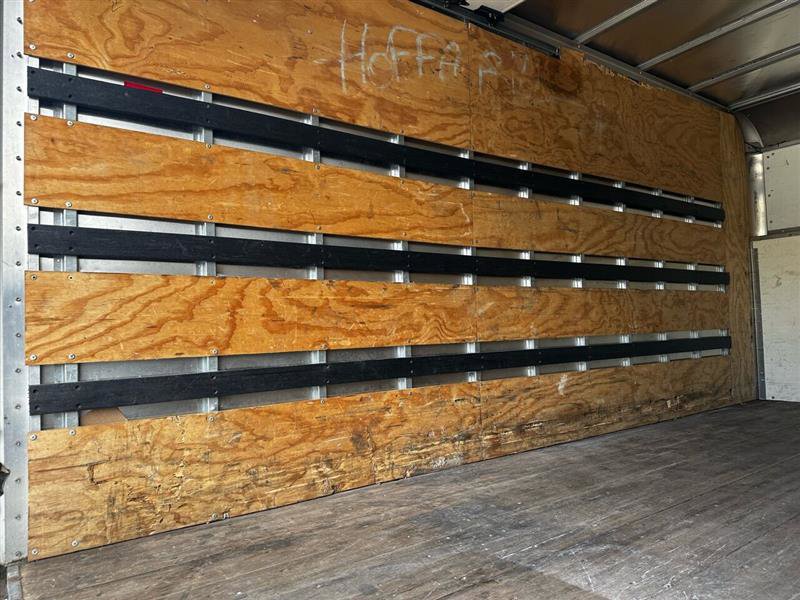 Used 2018 Ford E-350 and Econoline 350 Super Duty image 15