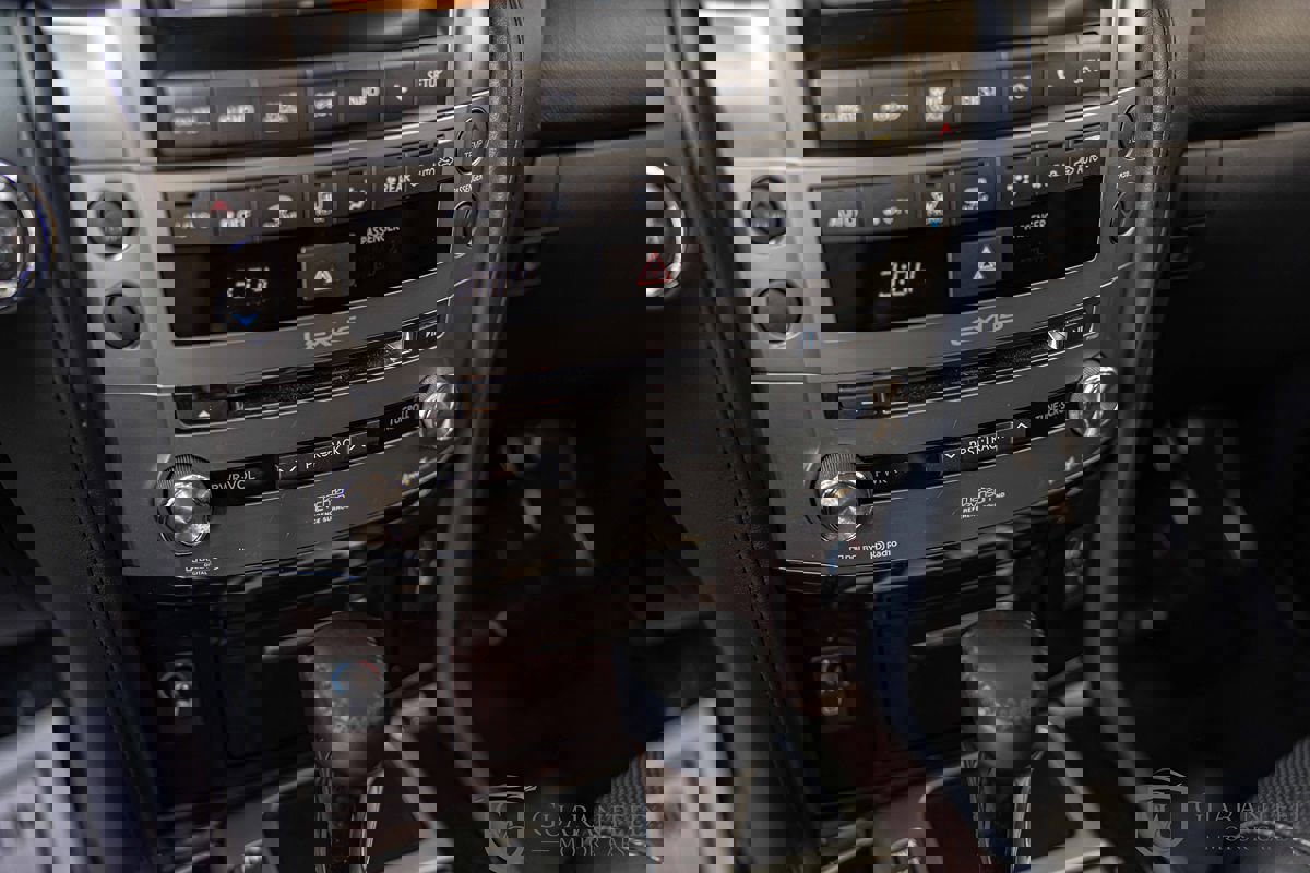 Used 2015 Lexus LX 570 4WD w/ Luxury Package image 31