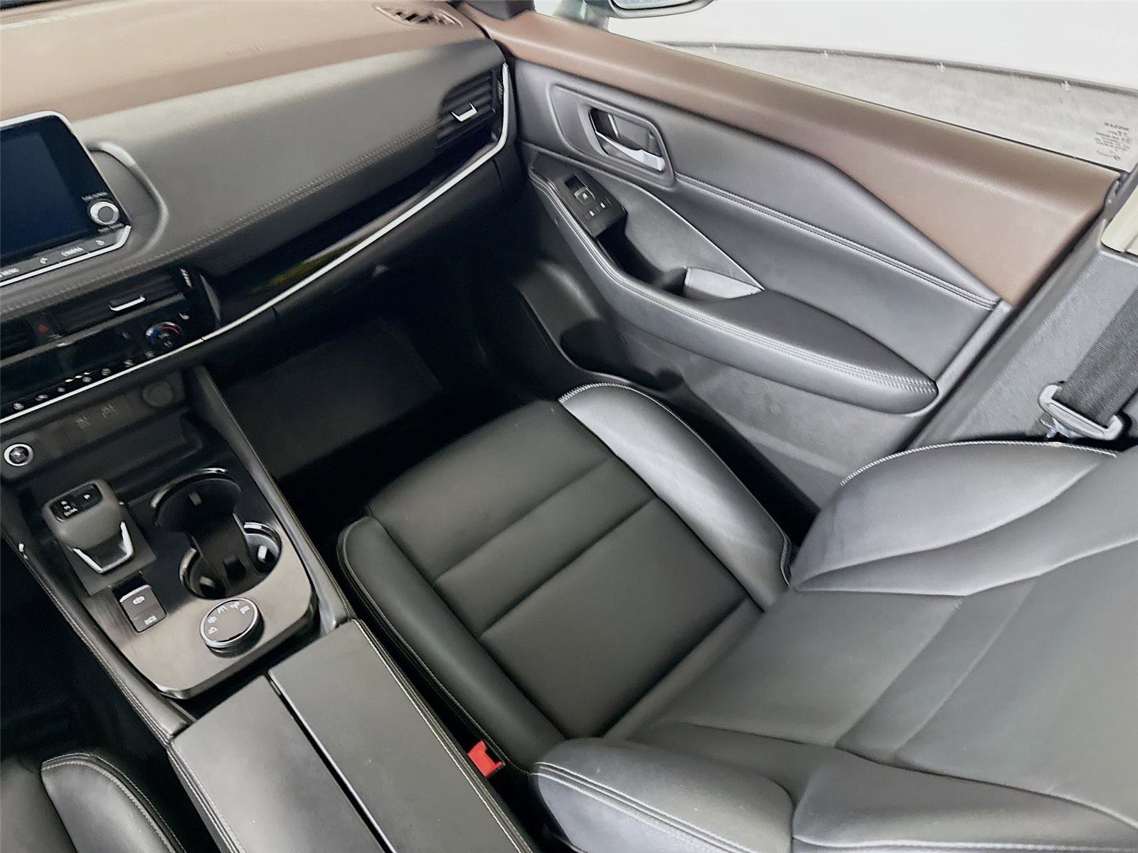 Used 2023 Nissan Rogue SL image 25