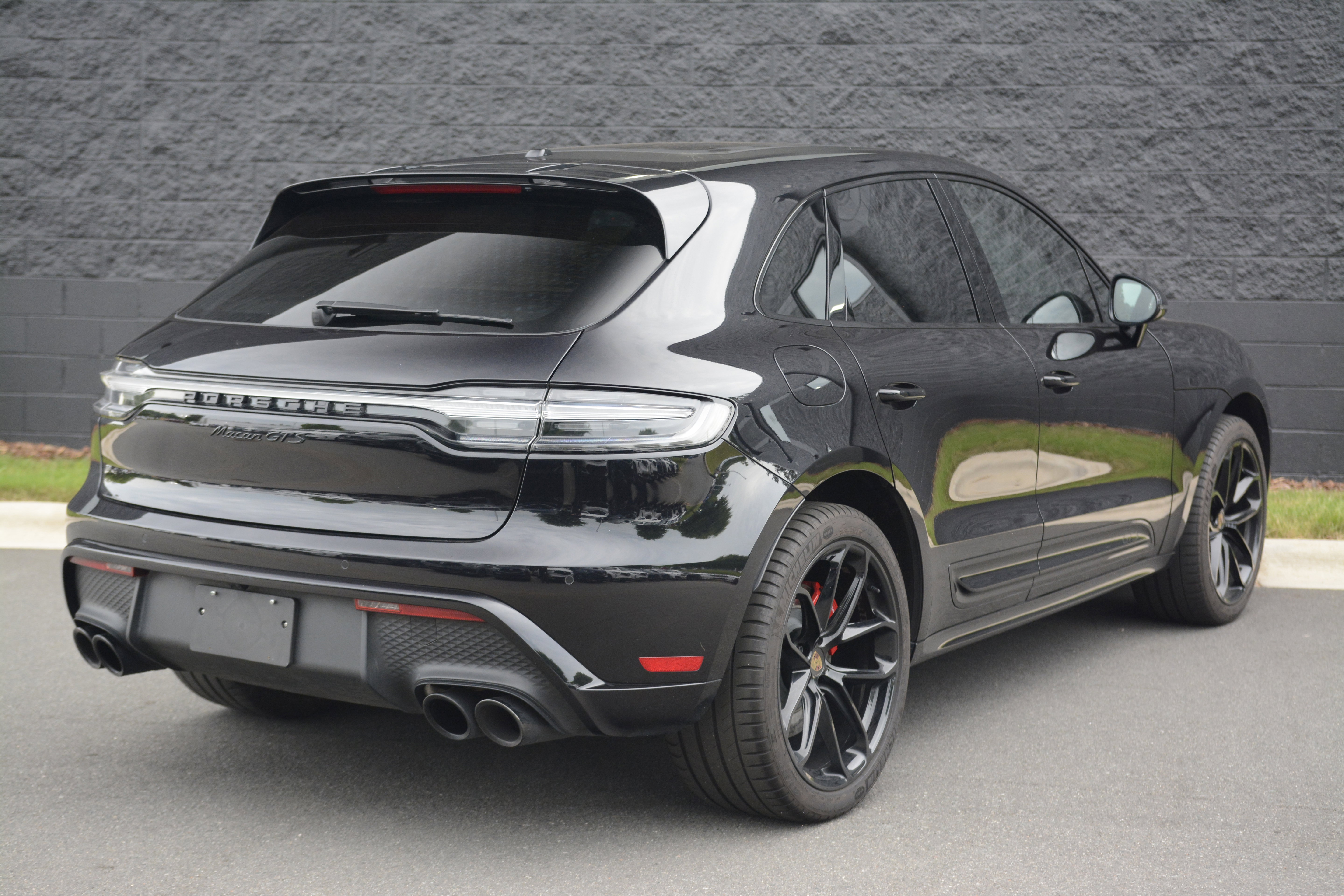 Certified 2023 Porsche Macan GTS AWD/4WD image 7